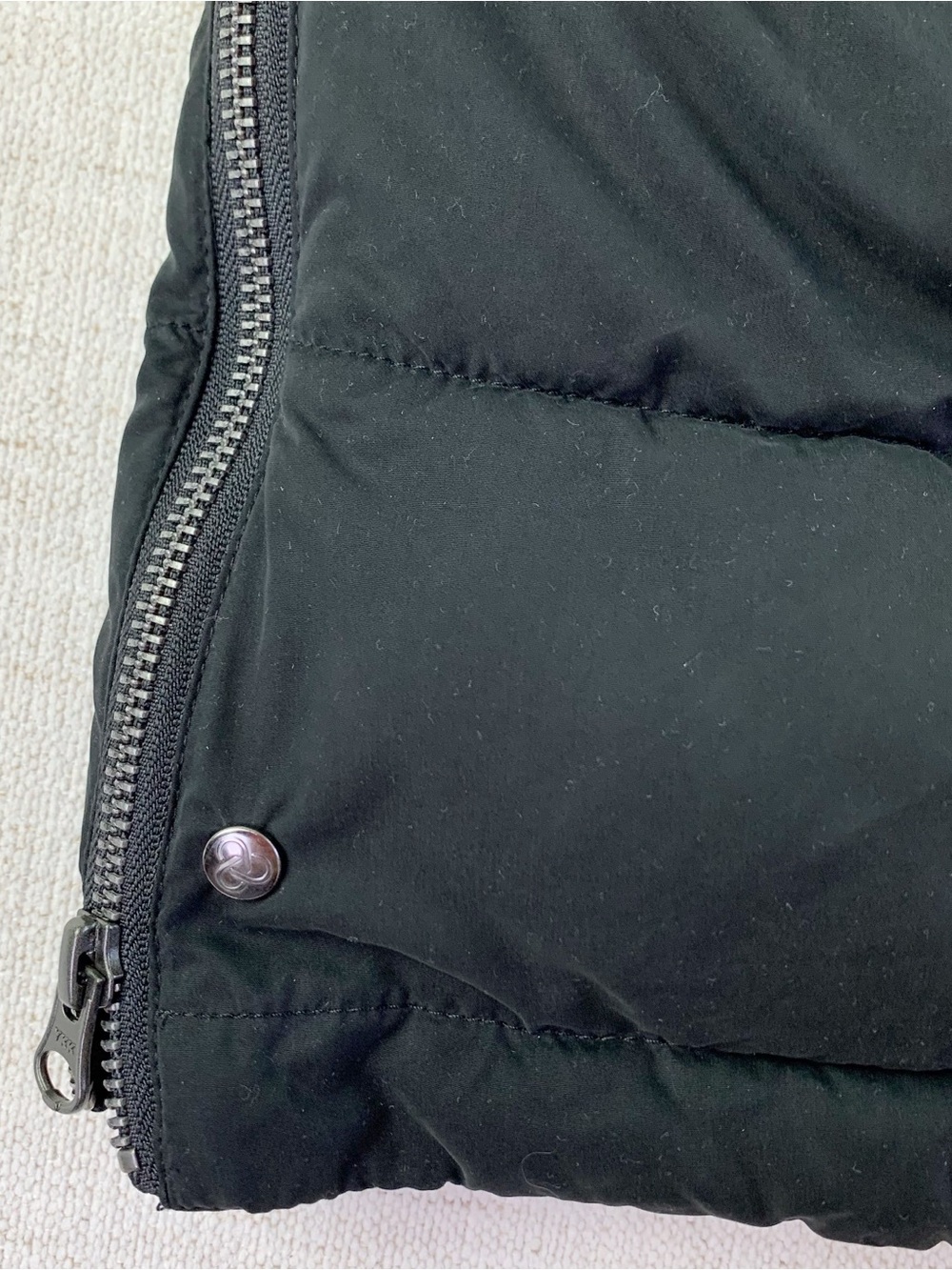 Zella women S long hooded puffer vest in black full zip quilted water resistant - Picture 9 of 16